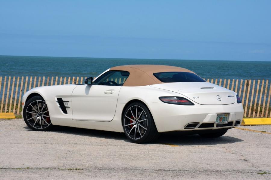 Mercedes-Benz SLS AMG GT Roadster 2013 года  (фото 34 из 37)